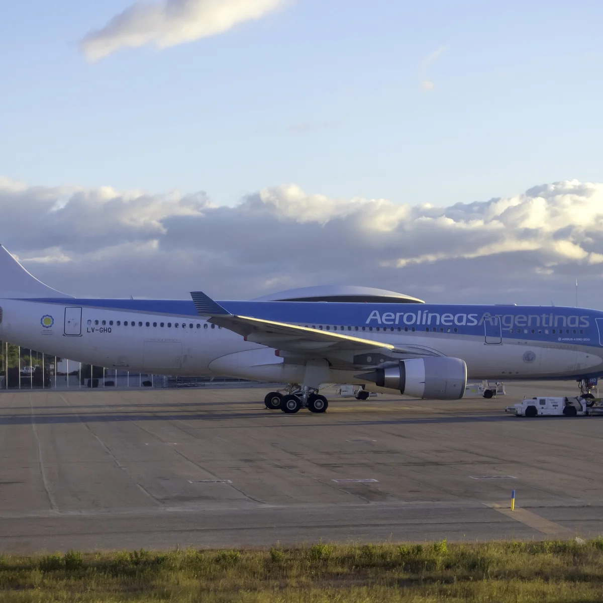 Aerolíneas Argentinas: decreto de esencialidad y privatización exprés