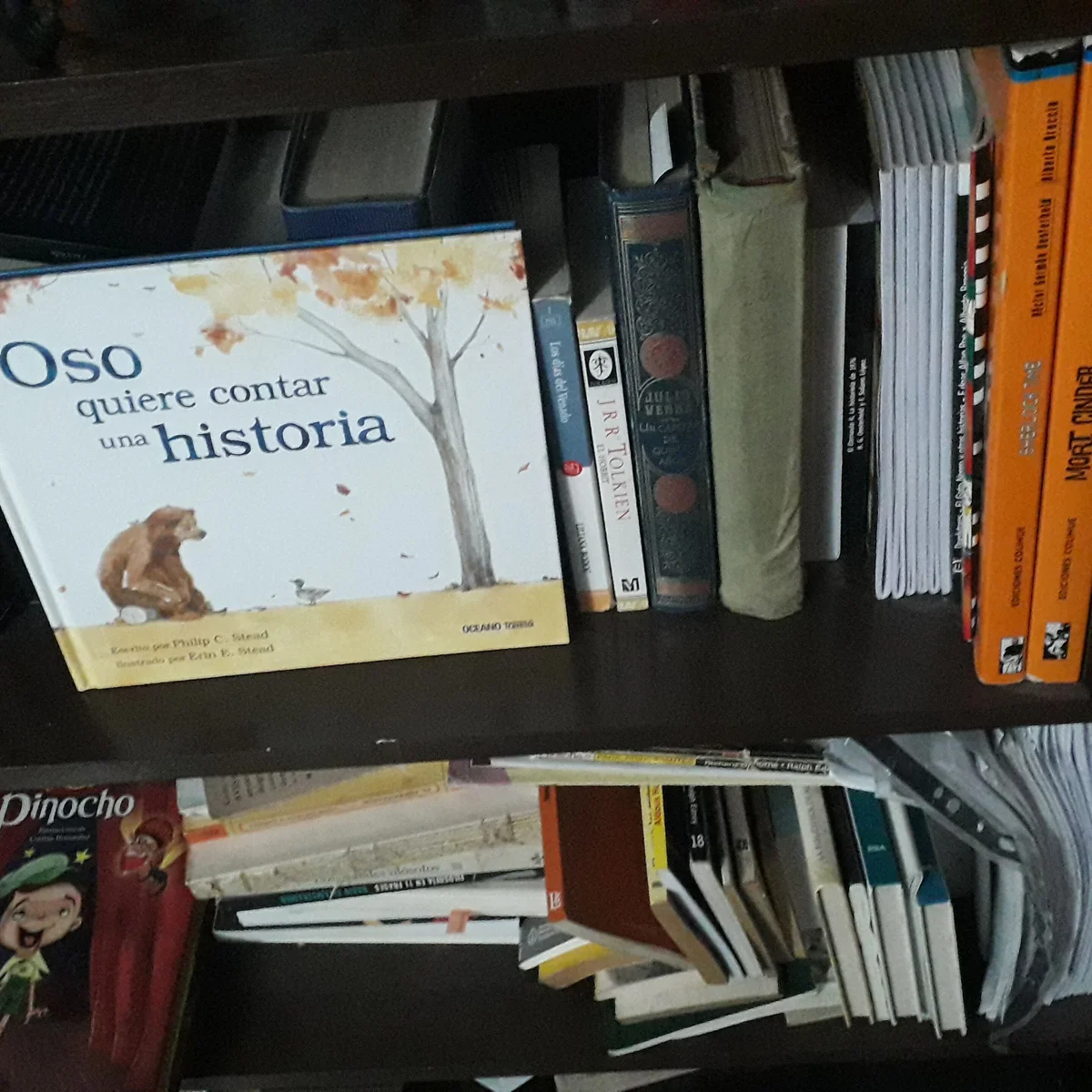 Aula y biblioteca escolar pública
